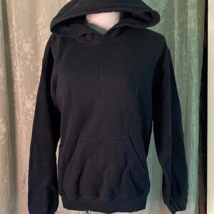 Gildan Black Hoodie Sweatshirt